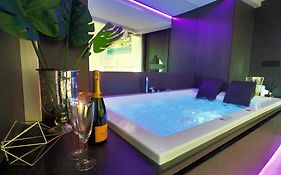 Lux- Spanish Steps 60A Exclusive Suite Apartment
